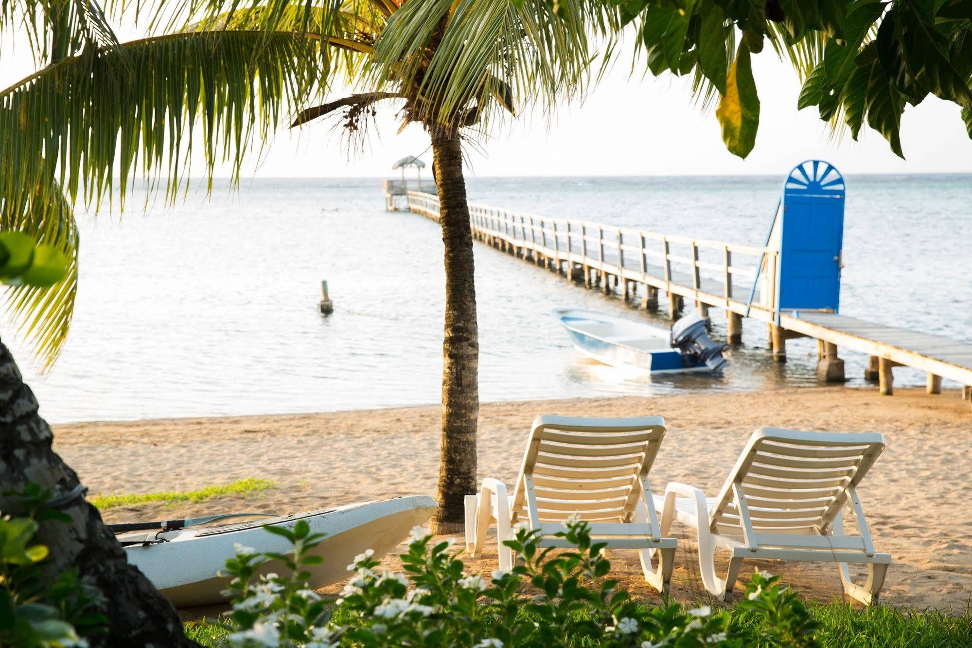 Готель Puerta Azul Sandy Bay Екстер'єр фото