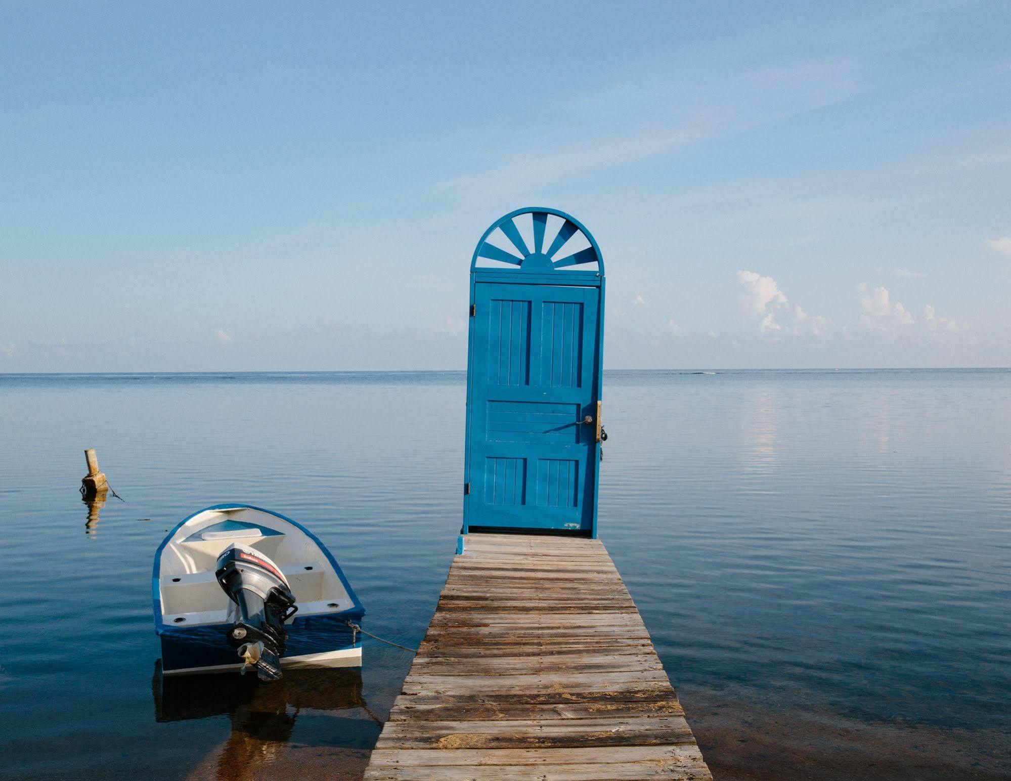 Готель Puerta Azul Sandy Bay Екстер'єр фото